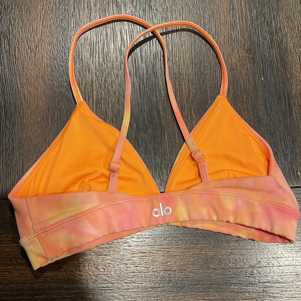 SOLD Alo YOGA workout gear! - Picture 4 of 6